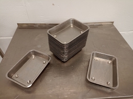 50 s/s steel dishes (305mm x 215mm)